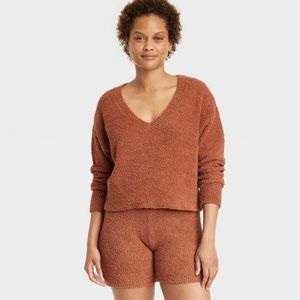 NWT Cozy yarn pullover sweater